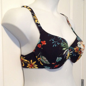 Cacique True Embrace t-shirt bra 40B (never worn)